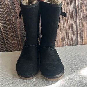 Koolaburra Black Winter Boots with Shearling Lining